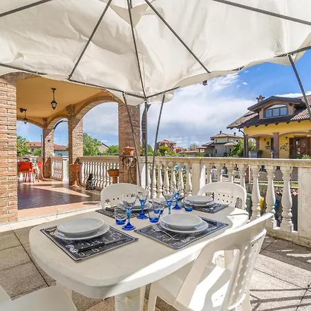 Stunning In With Kitchen *