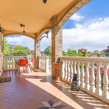 Stunning In With Kitchen Bosconero