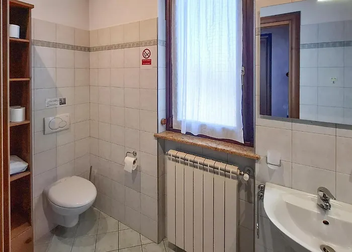 Сasa de vacaciones Stunning In With Kitchen Bosconero