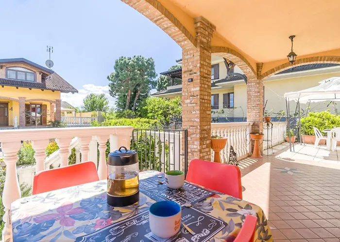 Stunning In With Kitchen * Bosconero