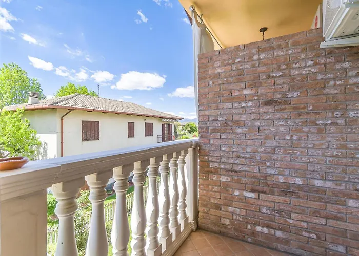 Stunning In With Kitchen Feriehus